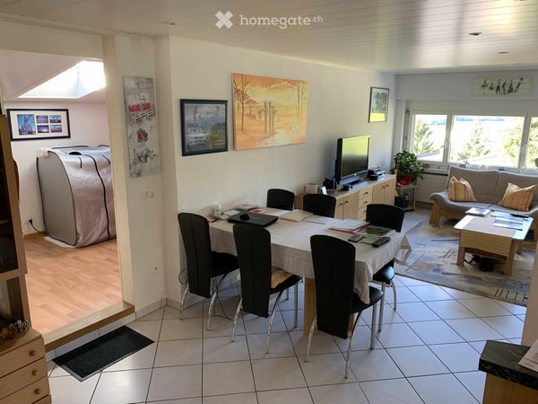 Helle 3.5-Zimmer-Wohnung mit Balkon und schöner Aussicht in Winkel 5