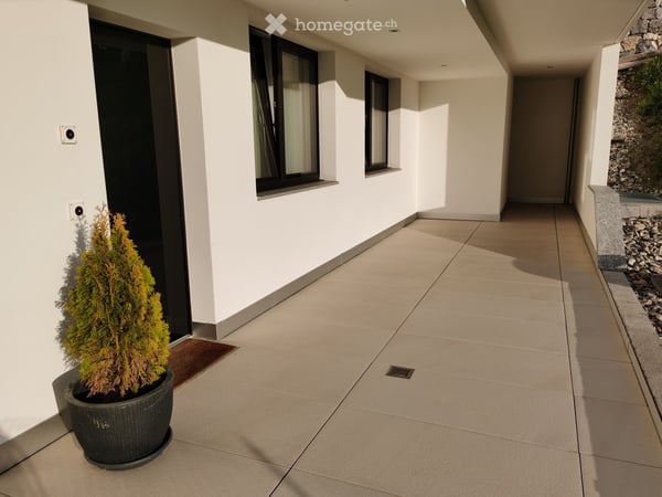 Exklusive 4½-Zimmer-Wohnung mit Weitsicht in einer Zweifamilienvilla 3