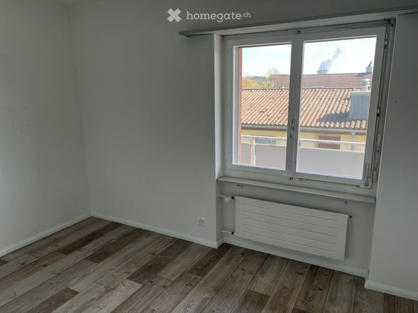 Grosse 4.5 Zimmer  Wohnung in Lostorf 3