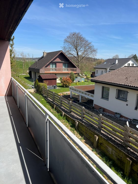 Grosse 4.5 Zimmer  Wohnung in Lostorf 9