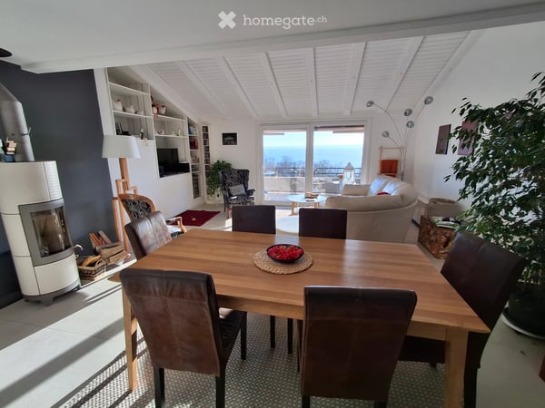 À VENDRE – Charmante maison mitoyenne de 6 pièces avec vue panoramique à 180° sur le lac 2