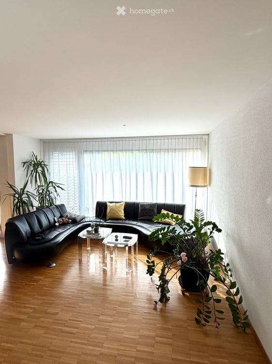 Schöne 3.5-Zimmer-Wohnung in Fällanden 2