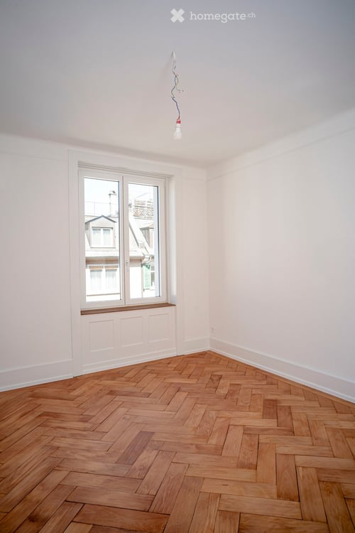 Charmante sanierte Altbauwohnung mit Liftzugang im Herzen von Zürich 9