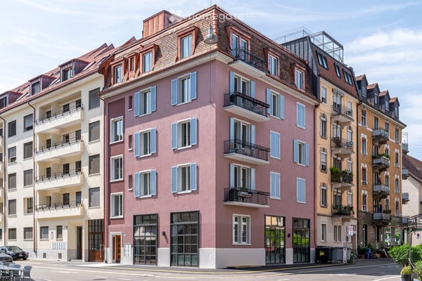 Charmante sanierte Altbauwohnung mit Liftzugang im Herzen von Zürich