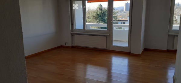 Helle 4.5-Zimmer-Wohnung mit Balkon und schöner Aussicht in Zürich-Seebach 9