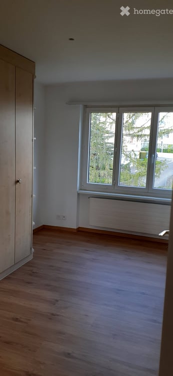 Helle 4.5-Zimmer-Wohnung mit Balkon und schöner Aussicht in Zürich-Seebach 5
