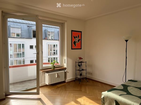 Sonnendurchflutete 1-Zimmer-Wohnung mit grossem Balkon im Iselin Quartier