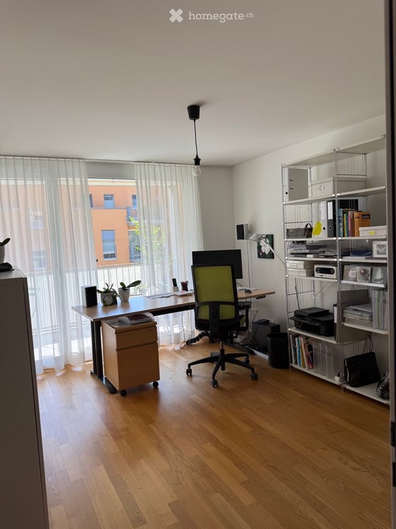 Wohnen mit Weitblick: Grosszügige 4.5-Zimmer-Wohnung mit zwei Balkonen in Glarus 11