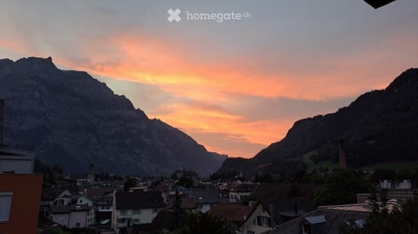 Wohnen mit Weitblick: Grosszügige 4.5-Zimmer-Wohnung mit zwei Balkonen in Glarus 5