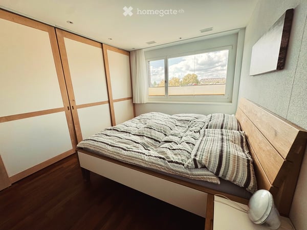 Wohnen mit Weitsicht mitten in Lenzburg - grosszügige 4.5-Zimmer-Wohnung im Villenpark 6