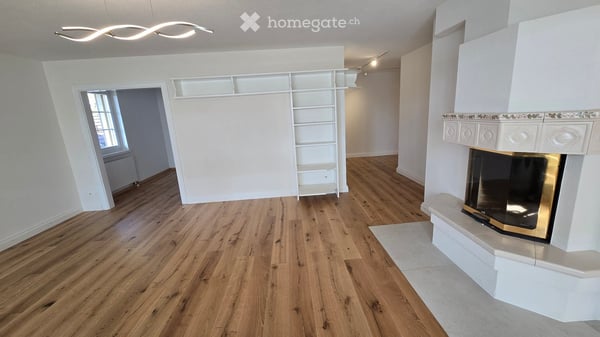 Grosszügige 4.5-Zimmer-Wohnung mit Cheminée, neuem Parkett und verglastem Balkon in Bülach 4