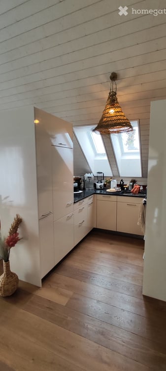 «Stilvolle, möblierte 93m² Dachwohnung mit hohem Dach (befristet 2 Jahre)» 3