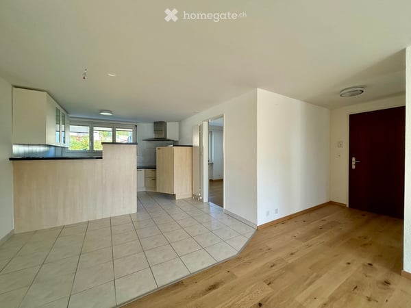 Renovierte 3.5-Zimmer Wohnung mit sonnigem Balkon ab sofort / nach Absprache 2