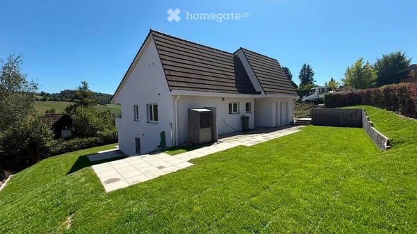 Frisch renovierte 5.5-Zimmer-Wohnung mit Weitblick, Balkon und Garten in Rudolfstetten 10