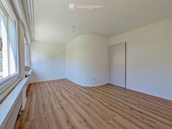 Frisch renovierte 5.5-Zimmer-Wohnung mit Weitblick, Balkon und Garten in Rudolfstetten 5