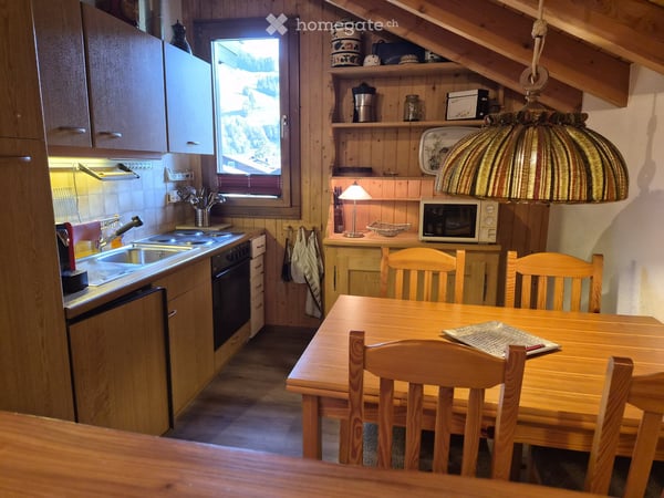 Idyllische, möblierte 2.5-Zimmer-Dachwohnung mit Balkon in Studen (SZ) – nahe Skigebiet & Golfplatz! 5