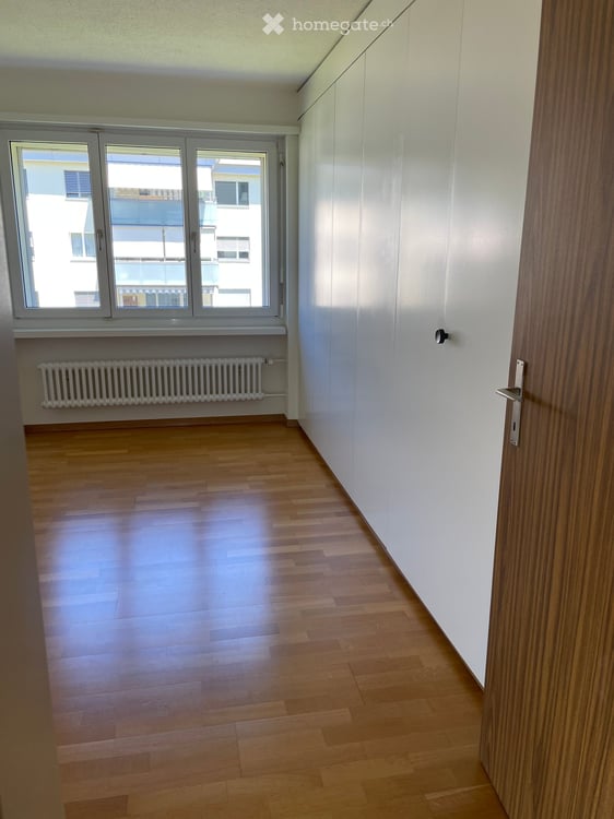 Grosszügige 4.5-Zimmer-Wohnung, verglaster Balkon, 2 Parkplätzen, ein Katzensprung vom Waldrand 7