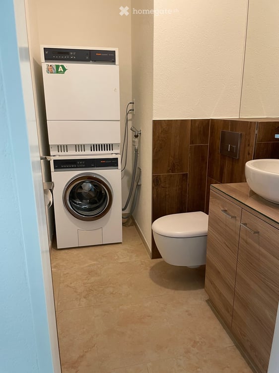 Grosszügige 4.5-Zimmer-Wohnung, verglaster Balkon, 2 Parkplätzen, ein Katzensprung vom Waldrand 12