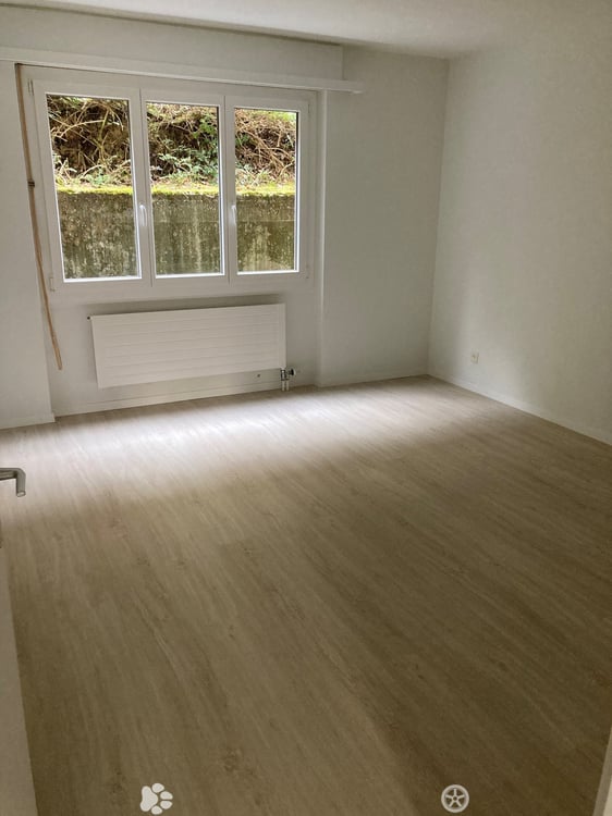 Moderne, helle 2.5-Zimmer-Wohnung mit Balkon in Biel (Bözingen) 4