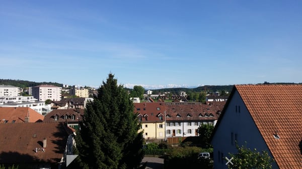Moderne, helle 3.5-Zimmer-Wohnung mit Balkon in Biel (Bözingen) 2