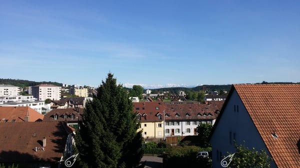 Moderne, helle 2.5-Zimmer-Wohnung mit Balkon in Biel (Bözingen) 2