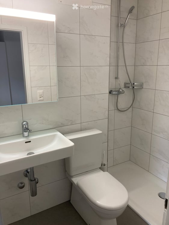 Moderne, helle 3.5-Zimmer-Wohnung mit Balkon in Biel (Bözingen) 13