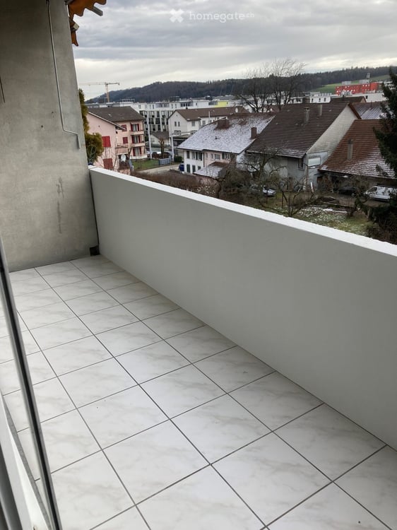 Moderne, helle 3.5-Zimmer-Wohnung mit Balkon in Biel (Bözingen) 10
