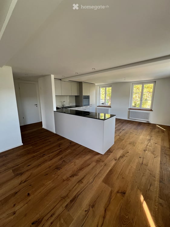Neu renovierte 3.5-Zimmerwohnung in charmantem Bauernhaus im Grünen 4