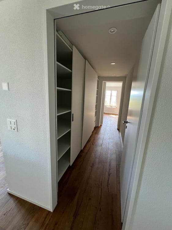 Neu renovierte 3.5-Zimmerwohnung in charmantem Bauernhaus im Grünen 6