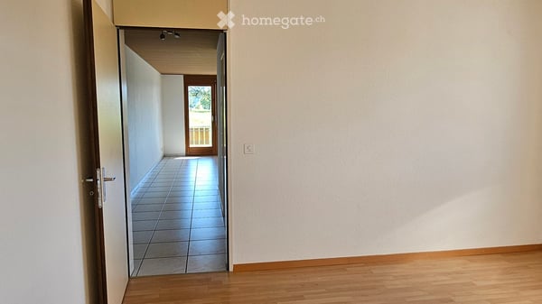 Helle und grosszügige 3.5 Zimmer-Wohnung mit Balkon und Sicht ins Grüne 9