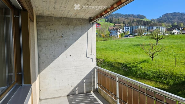 Helle und grosszügige 3.5 Zimmer-Wohnung mit Balkon und Sicht ins Grüne 14