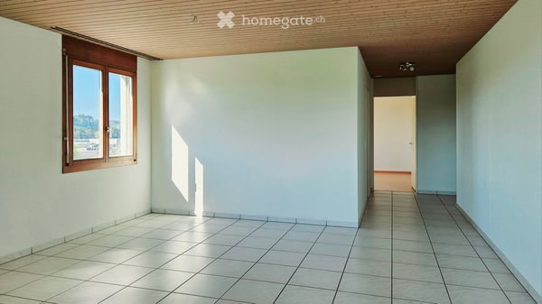 Helle und grosszügige 3.5 Zimmer-Wohnung mit Balkon und Sicht ins Grüne 5