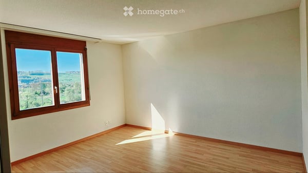 Helle und grosszügige 3.5 Zimmer-Wohnung mit Balkon und Sicht ins Grüne 8
