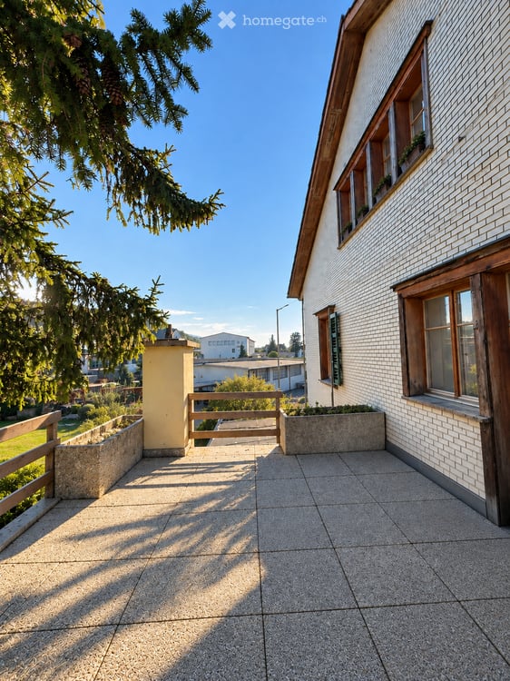 Charmante 3.5-Zimmer-Wohnung mit grossem Balkon in ruhiger Lage