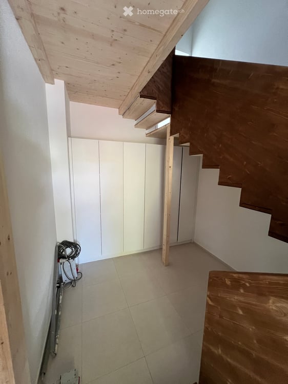 Neu renovierte 1.5-Zimmer-Dachwohnung in charmantem Bauernhaus im Grünen 3