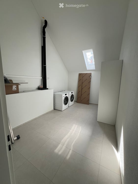 Neu renovierte 1.5-Zimmer-Dachwohnung in charmantem Bauernhaus im Grünen 6