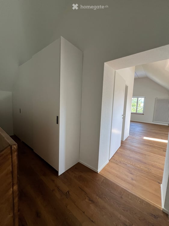 Neu renovierte 1.5-Zimmer-Dachwohnung in charmantem Bauernhaus im Grünen 7