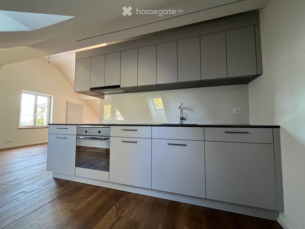 Neu renovierte 1.5-Zimmer-Dachwohnung in charmantem Bauernhaus im Grünen 10
