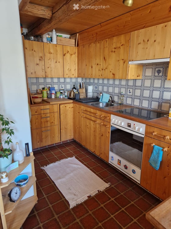 Charmante und grosszügige Dachwohnung auf zwei Stöcken in Tann 3