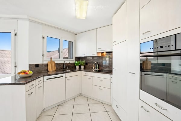 Wohnung mit Balkon und grosszügigem Aussenbereich 5
