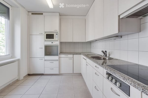 2.0 Zimmerwohnung Nähe Stauffacher 4