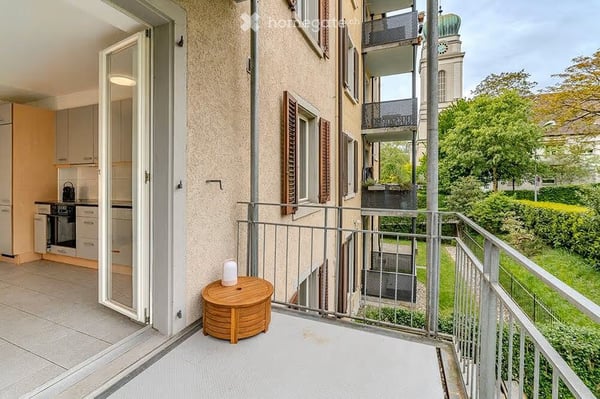 Helle 3-Zimmer-Wohnung mit zwei Balkonen in Zürich-Wipkingen, direkt an der Limmat