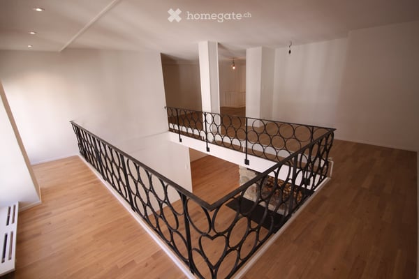 5.5-Zi.-Maisonette-Whg. + 1.5 Zi. EG-Whg. m. Gewerbe in Kaiserstuhl + Land in D 14