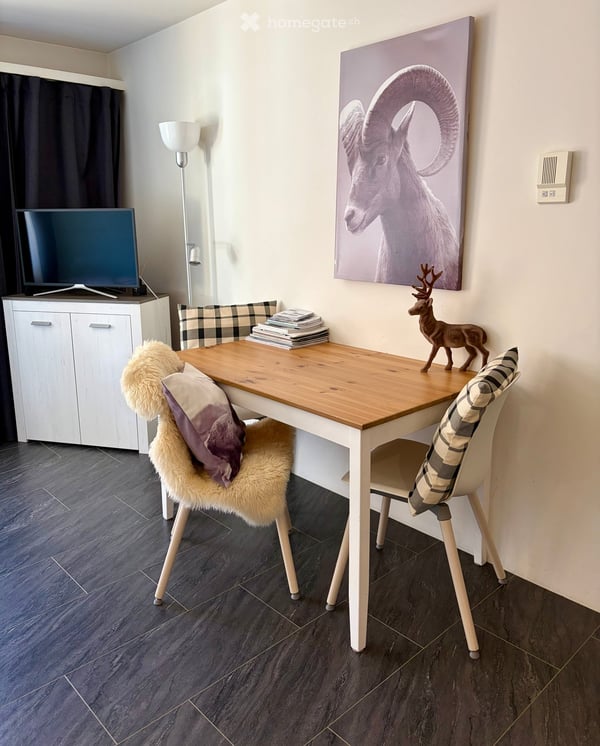 Stilvolle 1½ -Zimmer-Wohnung (mit angrenzender 1½ -Zwg kombinierbar) an der Promenade in Davos Platz 2