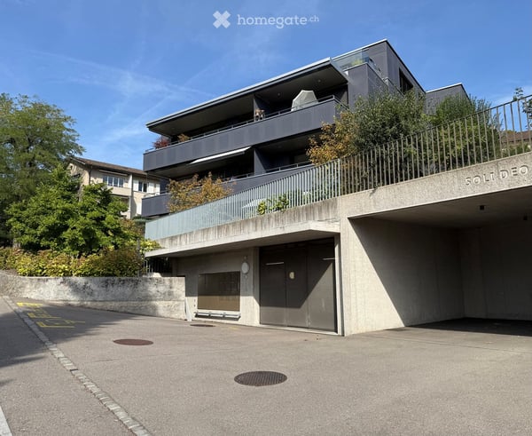 Schöne, neuwertige Wohnung an sehr ruhiger Lage in Höngg 2