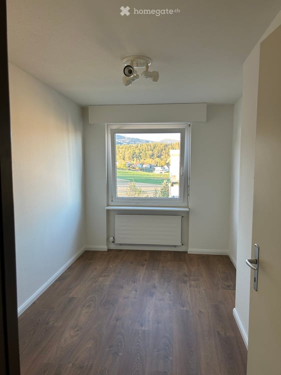 Helle und ruhige 4.5-Zimmer-Wohnung im obersten Stockwerk mit herrlicher Aussicht 14