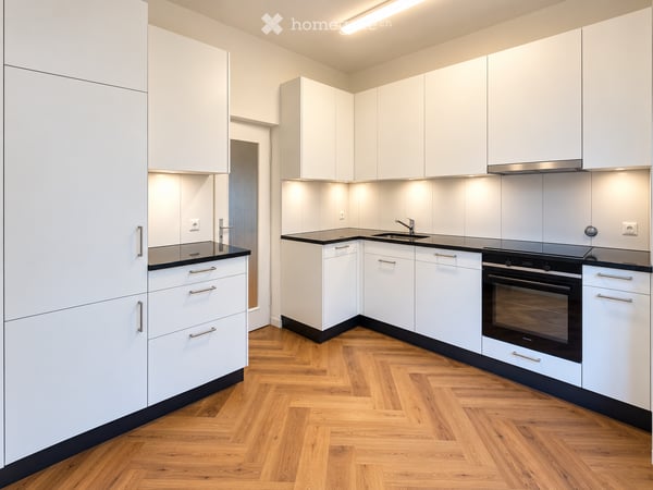 Grosszügige 4-Zimmer-Wohnung 2