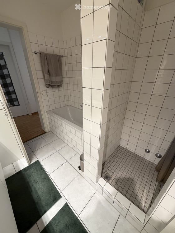 Grosszügige, lichtdurchflutete 3.5 Zimmerwohnung mit zwei Balkonen in Hottingen 7