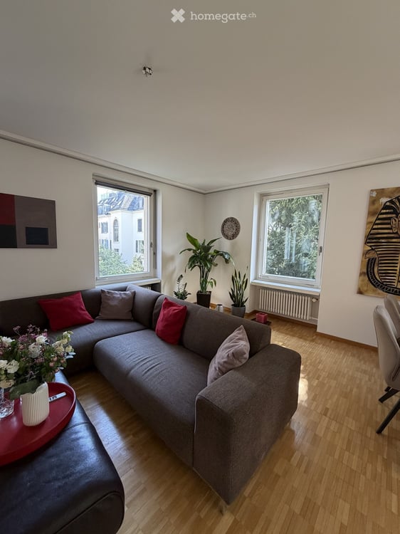 Grosszügige, lichtdurchflutete 3.5 Zimmerwohnung mit zwei Balkonen in Hottingen 15