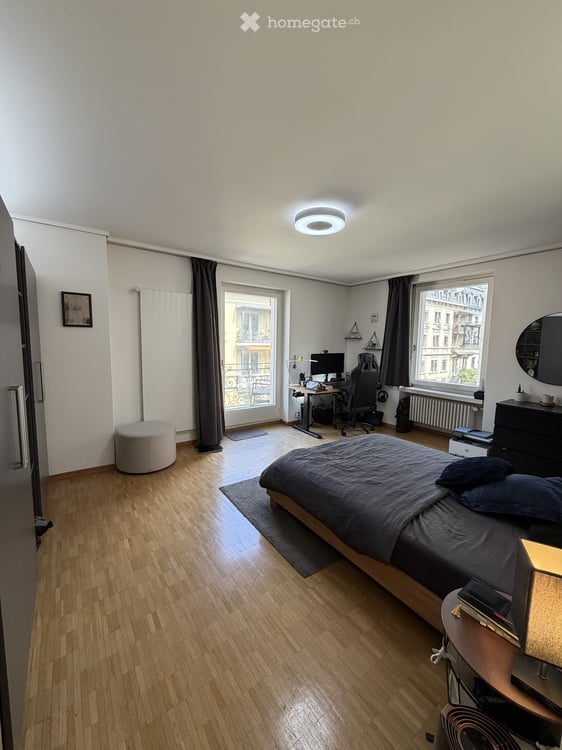 Grosszügige, lichtdurchflutete 3.5 Zimmerwohnung mit zwei Balkonen in Hottingen 6